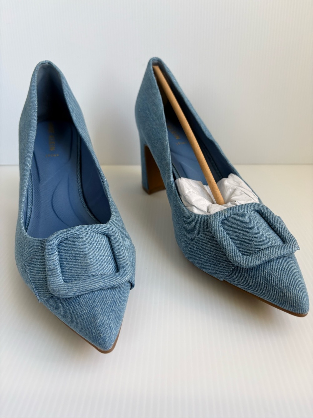 Anne Klein Blue Denim Pointed-Toe Buckle Pumps - Women's Heels Size 9 New - Picture 4 of 12